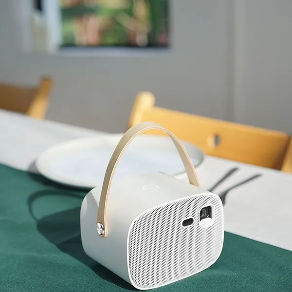 2024 Newest Popular Handheld LED Beamer Smart Home Theater Projector Battery OEM/ODM Shenzhen Manufacturer Portable Smart