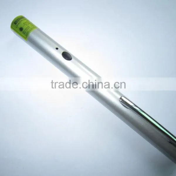 laser pointer white light