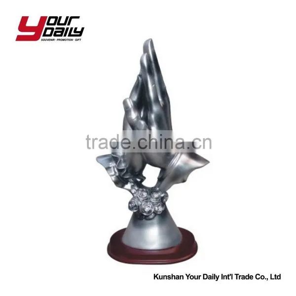 Top Quality Lovely Groom and Bride Figurines Hand Paint Resin Wedding Cake Topper photo-3