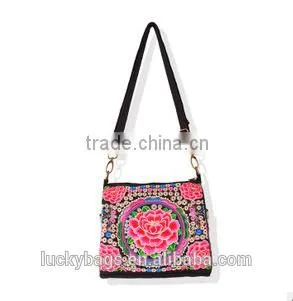 Chinese Wholesale Embroidery Canvas Messenger Bag Shoulder Bags for Women photo-3