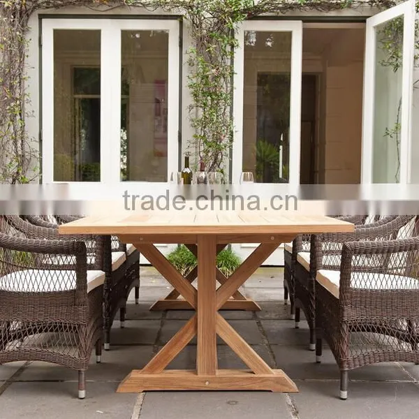 Rattan Dinning Chairs and Plastic Wood Table for Outdoor