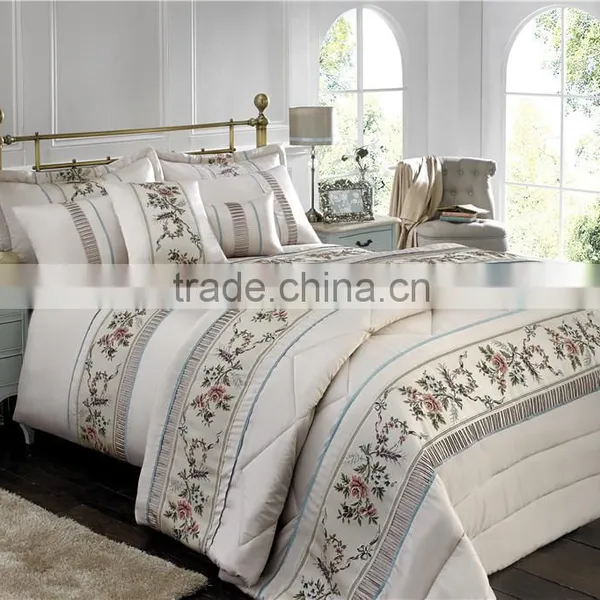 Luxury Piping All-over Jacquard Comforter photo-5