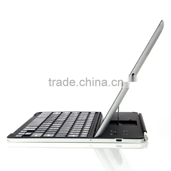 MAGNETIC BLUETOOTH KEYBOARD FOR IPAD 2 photo-2