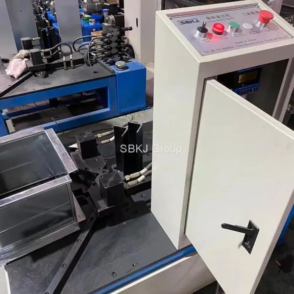 Hydraulic Corner Binding Machine photo-2