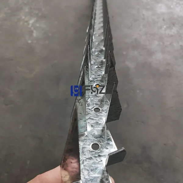 Galvanized Double Claw Small Sized Anti Climb Wall Spikes, Galvanized Razor Fencing Spikes photo-2