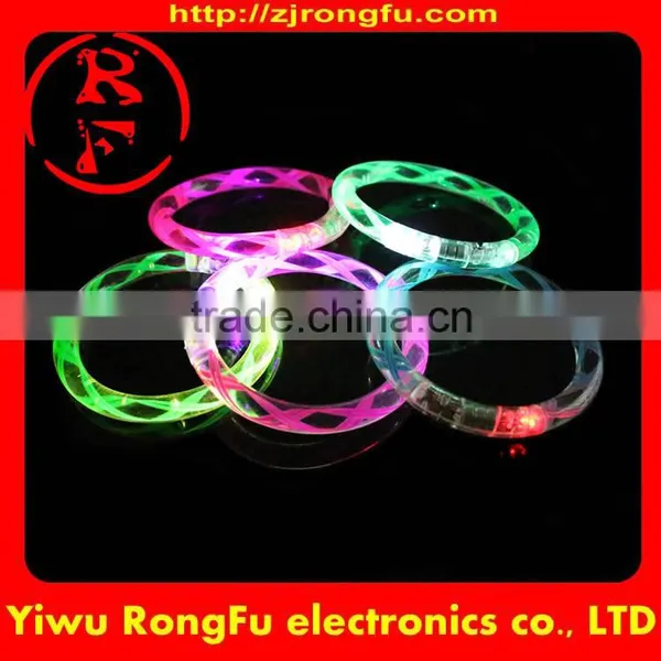 Wholesale Screwed LED Bracelet Acrylic Bracelet Low Price