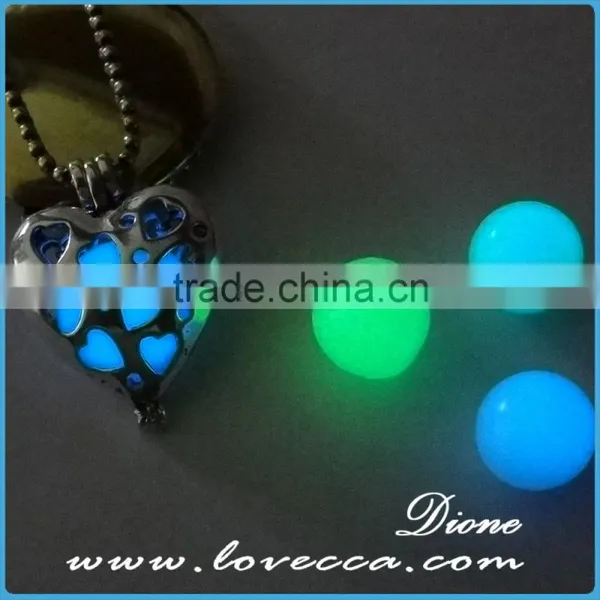 USA Hollow Heart Pendant Luminous Green Glow In The Dark Locket Necklace Pendant photo-2