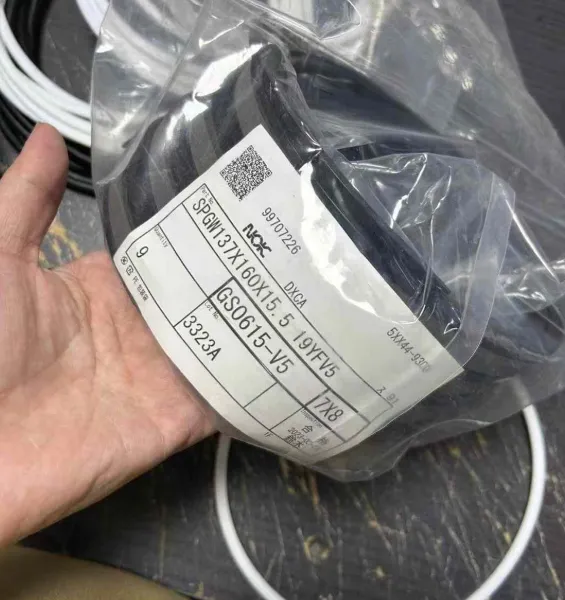 PC400-7 Bucket Cylinder Repair Kit 707-99-68560 Arm Cylinder Oil Seal photo-2