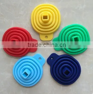 Kitchen Foldable Silicone Square Cooking Funnel