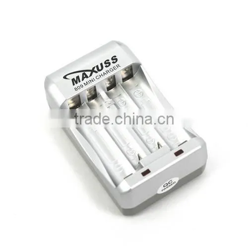 M-809 AA AAA Mini Battery Charger for AA photo-2