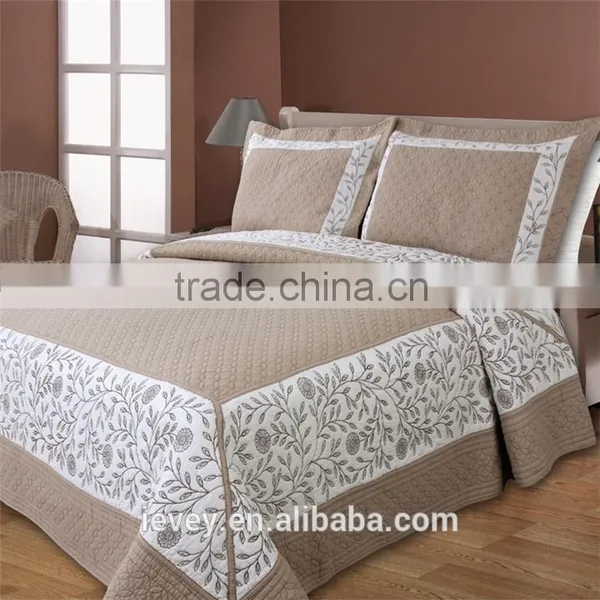 High Quality Best Price Hot Selling 100%cotton Reactive Printed Quilted Patchwork Bedspread photo-4