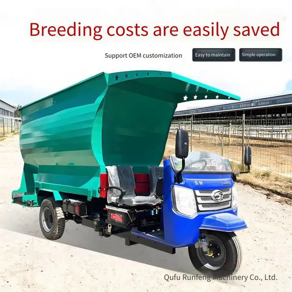 Electric Green Forage Feeding Machine, Large Diesel-powered Feed Spreader, Feeding Cart for Cattle in Pastures