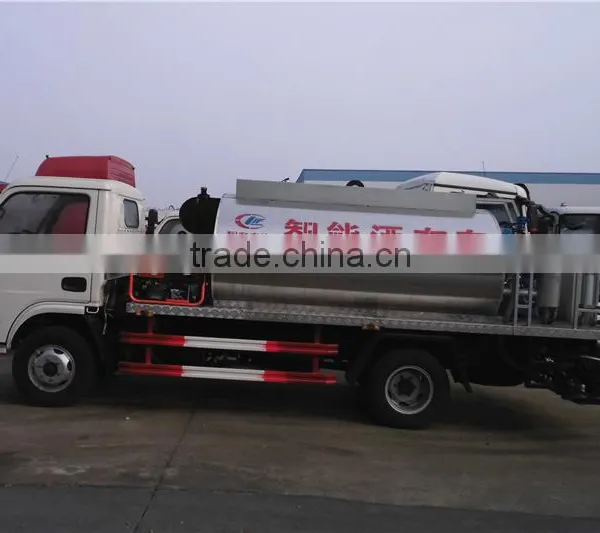 Dongfeng 4000Liters Bitumen Sprayer Truck Tank Truck for Sale photo-2