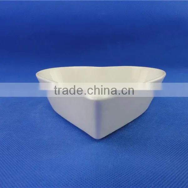White Ceramic Heart Shaped Bowl photo-4