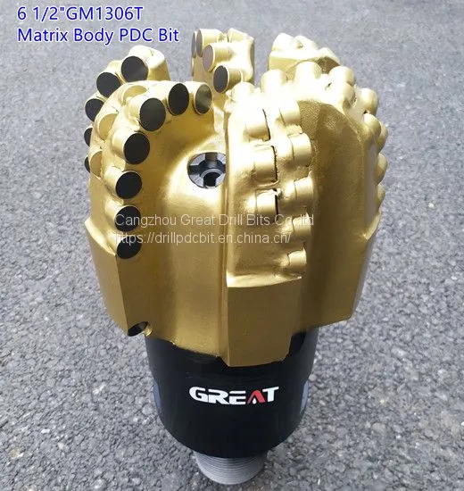 Matrix Body PDC Bit is Made by Tungsten Carbide Podwer, it is Very High Hardness Material, Mainly Used for Deep Oil & Gas Well Drilling. photo-2