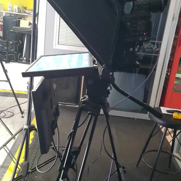 Simar Best Selling 20/22/24/27/32 Inch Self-reversing Flip Monitor M-ZYS20/22/24/27/32 Teleprompter Include Software ,flight Case photo-3