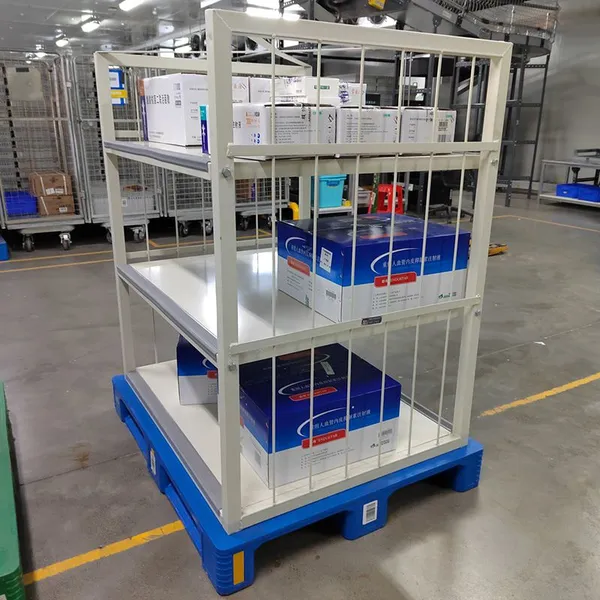 Industrial AGV-Compatible Shelves With Reflectors for Automated Warehousing