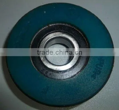 escalator step roller