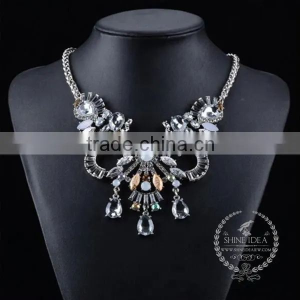 High Quality Crystal Chunky Statement Necklace Tin Alloy Fashion Women Pendant Necklace 6390073 photo-3