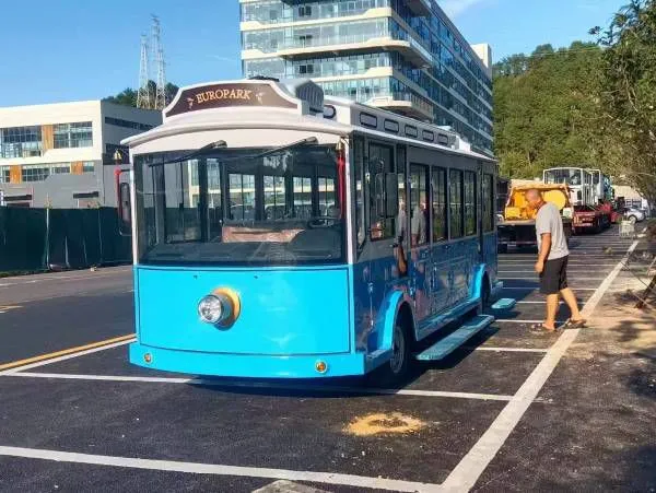 First-hand Original Products - Fuel-powered Scenic Area Tour Buses - 23-seater Enclosed Sightseeing Buses With Doors