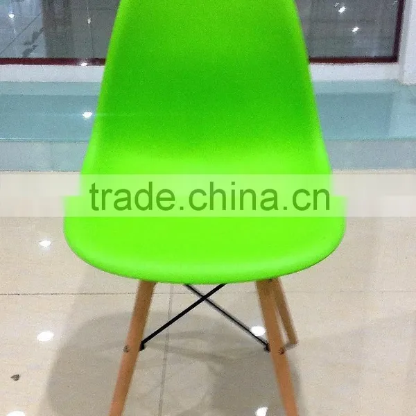 Cheap Replica EMES Style Wooden Legs PP Plastic Chair With Low Price photo-2