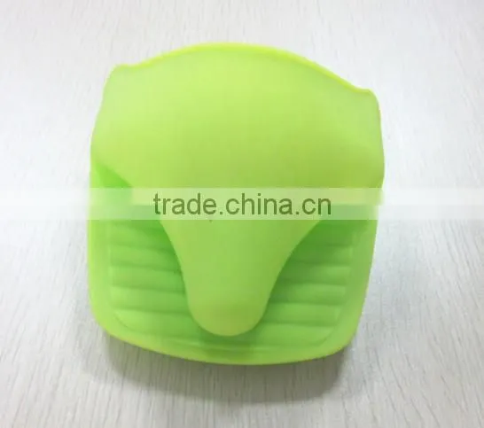 funnel shape silicone grabber,Mini green silicone glove