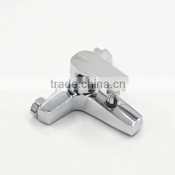 2015 Good Quality Brass Cold and Hot Water Mixer Bath Faucet photo-4