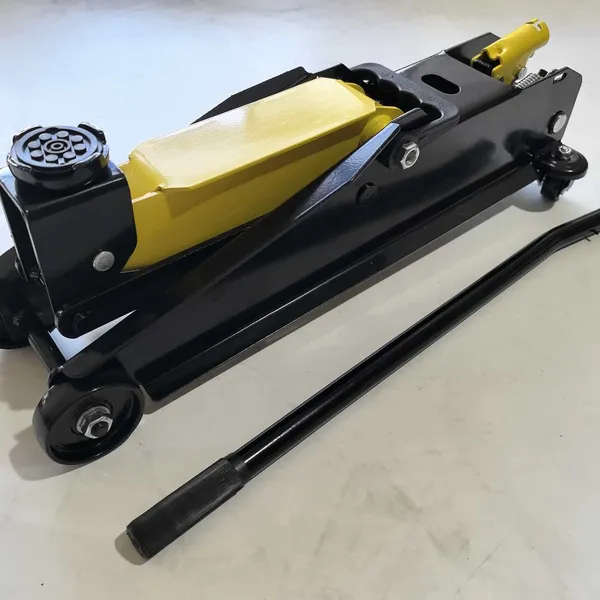 2.5kN Miniature Screw Jack Compact Precision Lifting Device for Machine Leveling