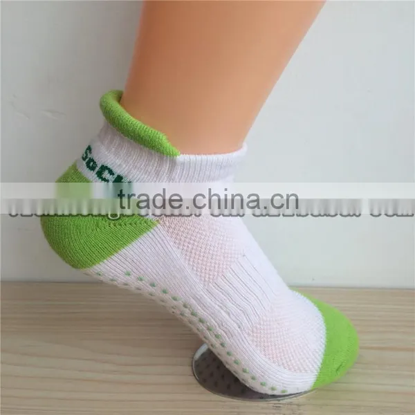 Half Terry Cotton Women Ankle Socks Custom Logo Grip Barre Socks Grip Trampoline Socks