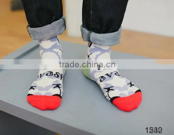 Cheap Young Man Fashion Camo Design Sublimation Printing Socks photo-4