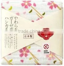 Nice Flower Design Towel and Easy to Use With Good Absorbency Made in Japan photo-3