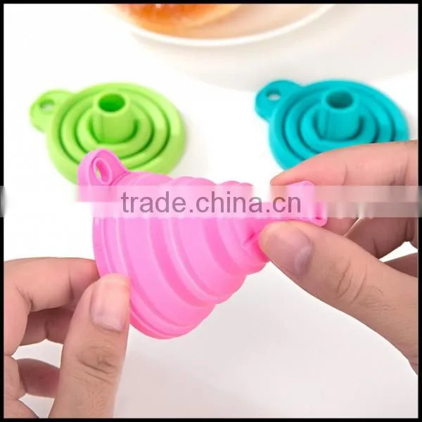 Portable silicone foldable funnel manufacturer/candy color silicone folding hopper for sale/silicone foldable funnel