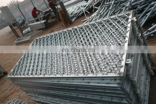 Low Price Galvanized Razor Barbed Wire Welded Wire Mesh photo-5
