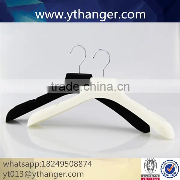 CY-629 Luxury Flocking Velvet Plastic Hanger With Brand Logo for Plastic Velvet Hanger photo-2