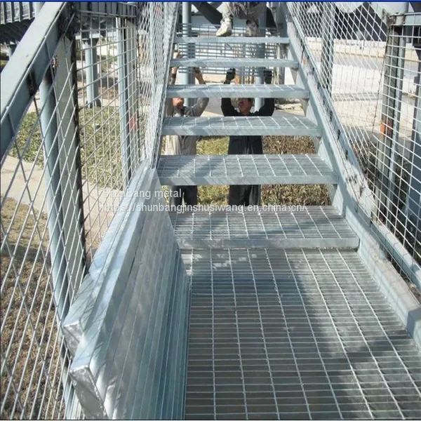 Steel Grating Manufacturer's Spot Hot-dip Galvanized Manhole Cover Steel Grating Plate Reinforcement Mesh Car Wash Room Platform Step Steel Grating photo-2