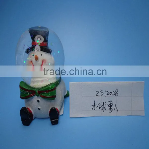 New Design Resin Snoopy Water Globe Crafts Ornaments