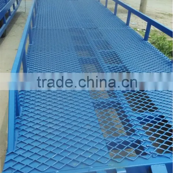 Hydraulic Mobile Truck Loading Platform/mobile Unloading Ramp photo-2