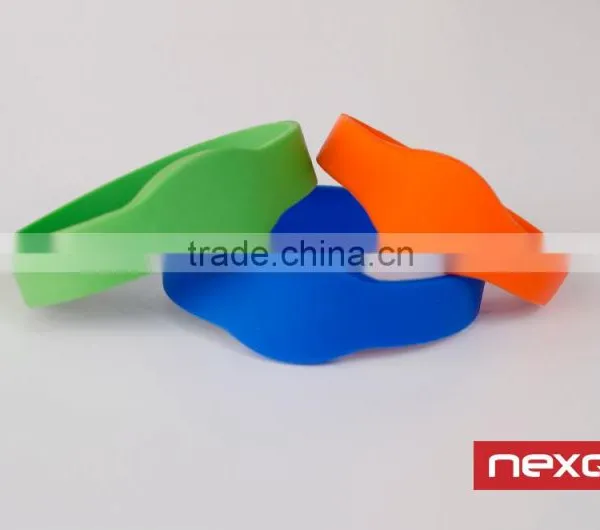 Customized Soft Pvc 125khz TK4100 Rfid Wristband photo-4