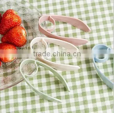 China Cheap Plastic Strawberry Huller Tomato Huller Tomato Corer Strawberry Corer photo-4