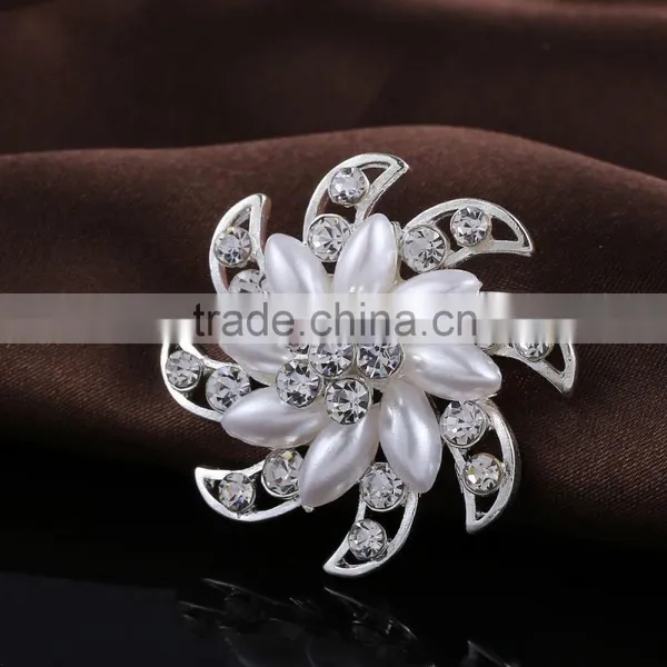New Arrived Flower Rhinestone Brooch Pin,Pearl Bridal Hair Brooch For Wedding photo-3