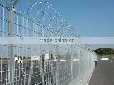 Cheap Barbed Wire Price per Roll Galvanized Razor Barbed Wire photo-2