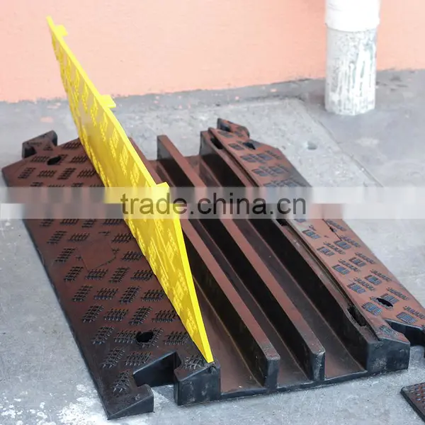 Lower Factoty Price 900*600*75mm Soft Flexible 3channels Rubber Heavy Duty Cable Protector photo-6