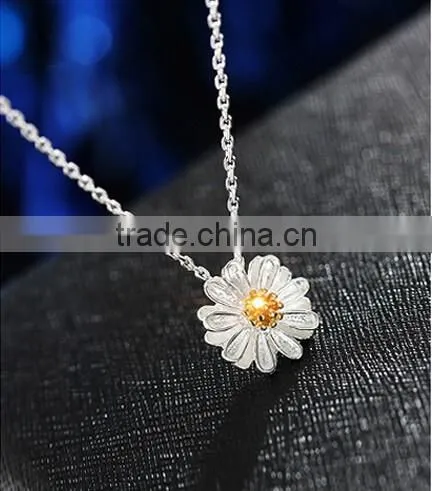 Sterling Silver Lovely Daisy Flower Charm Chain Pendant Necklace photo-2