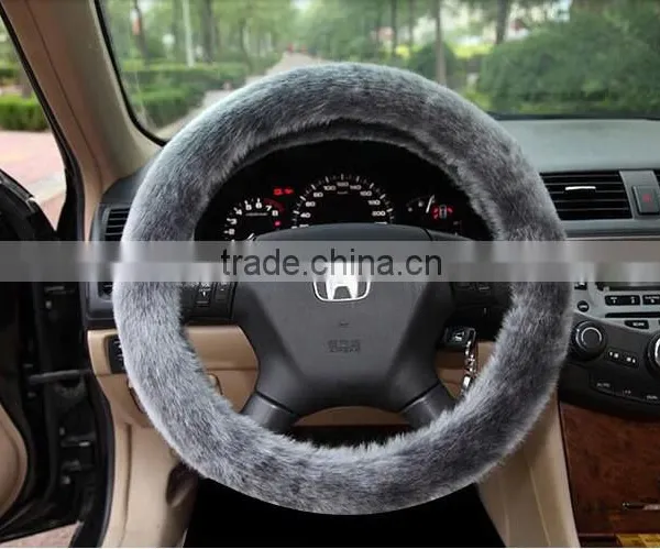 China Manufacturer Soft and Comfortable Steering Wheel Cover photo-3