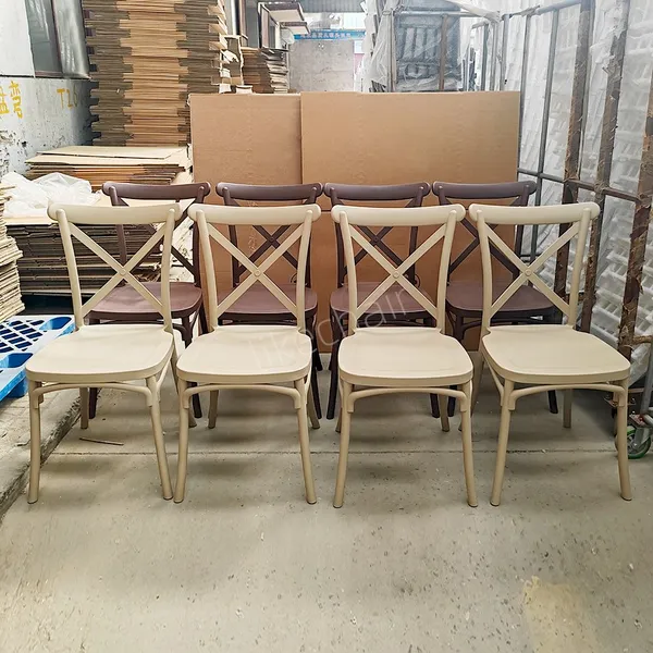 Popular Stacking Plastic Party Chairs Stackable Hotel Banquet PP Plastic Chair Restaurant Outdoor Wedding Dining Chair