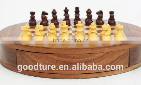 Mini Round Box Magnetic Wooden Chess Set