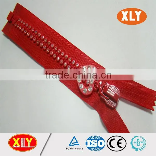 China XLY Zipper #8 Polyester Tape Low Price Diamond Zipper photo-4