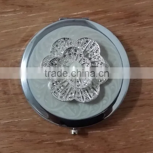 Decorative Metal Compact Mirror photo-2