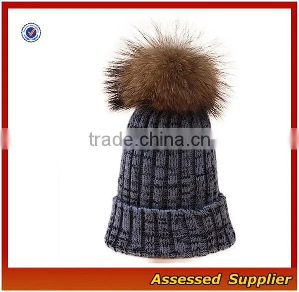 OEM High Quality Winter Knit Hat With Ball on Top Women and Man Fahion Beanie Knitted Hat With Pompoms for Wholesale photo-2