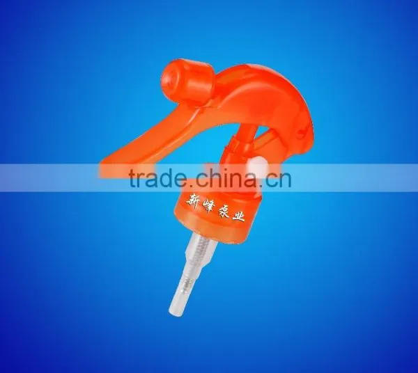 2015 High Quality Plastic Trigger Sprayer for Watering Bottle photo-2